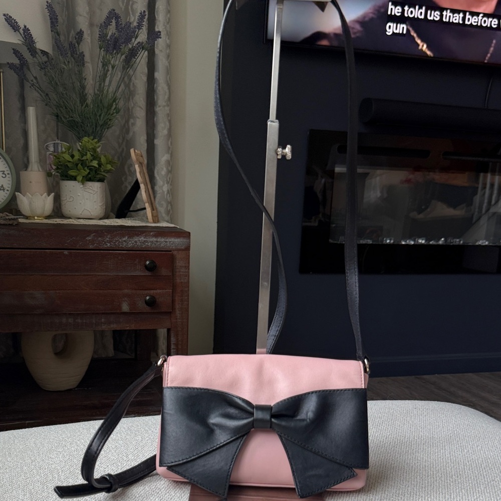 Kate spade story book Pink and Black Bow Crossbody Bag